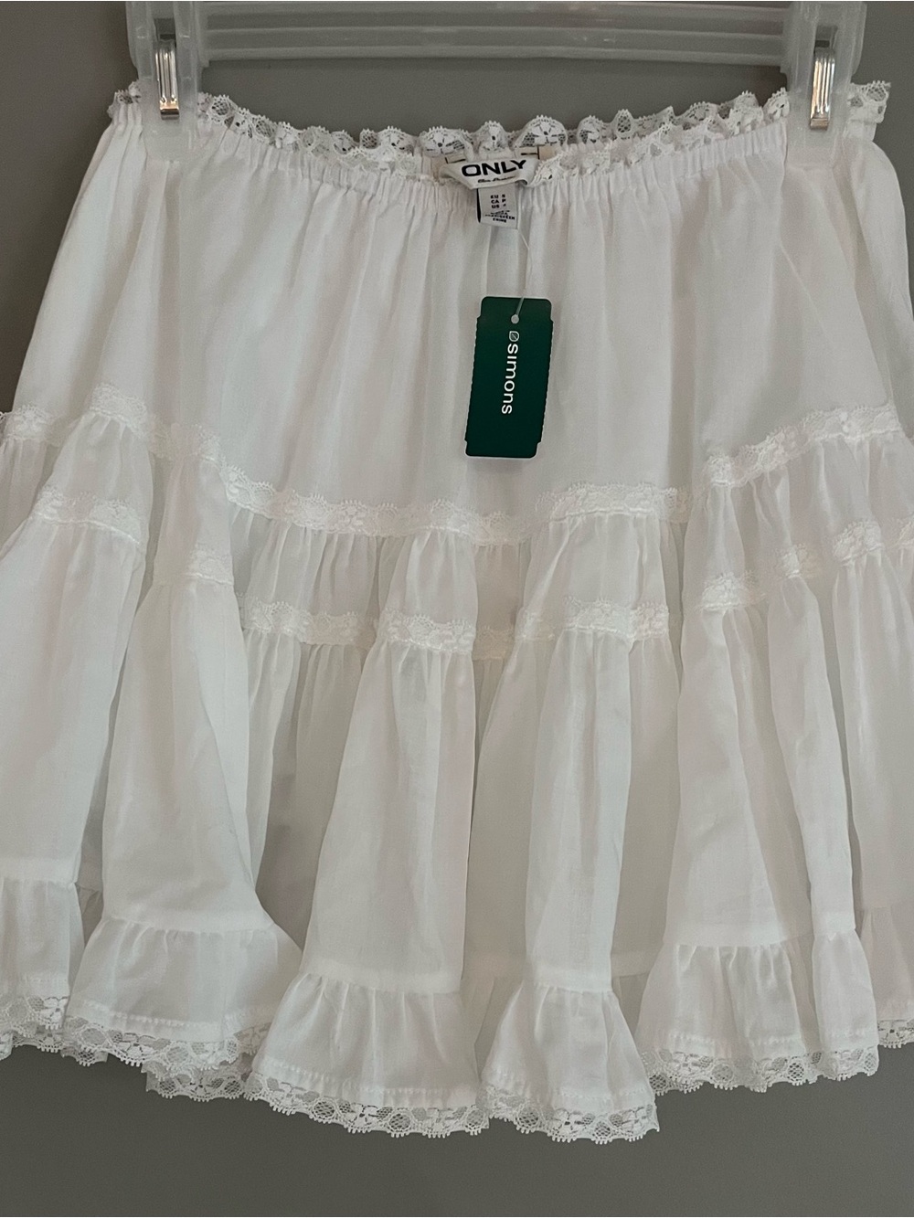 simons ruffled white skirt